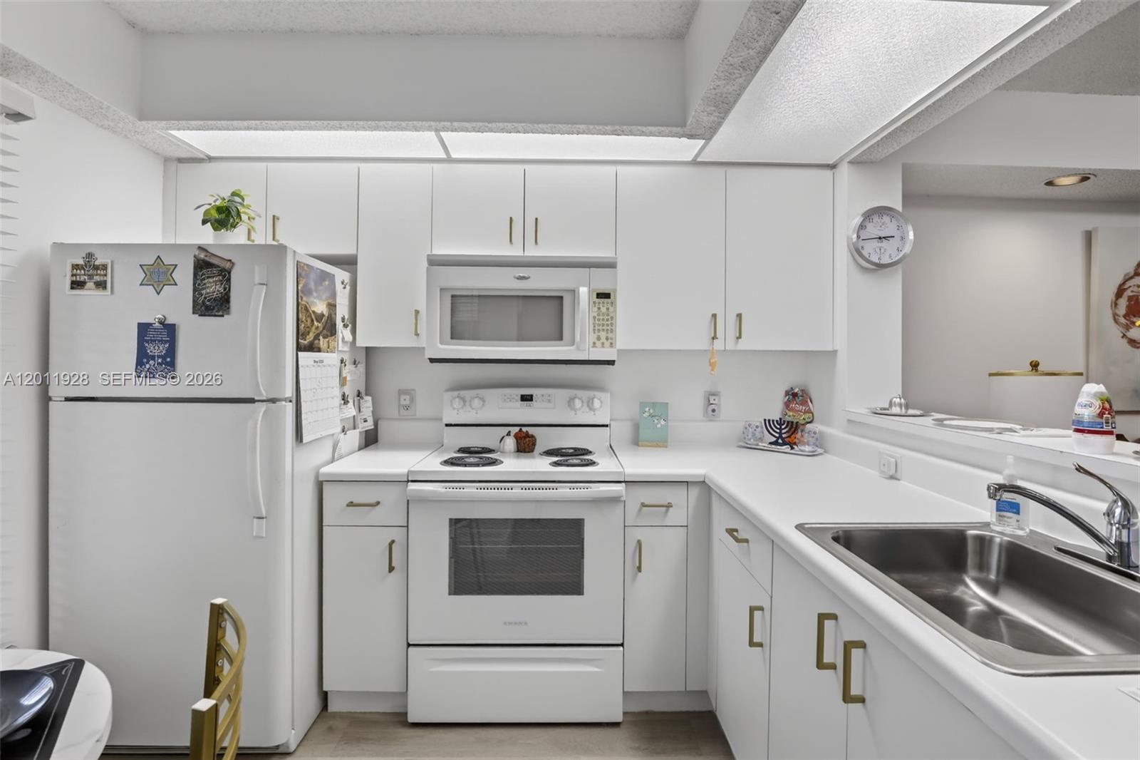 800 SW 137th Ave # 411G — Photo 4