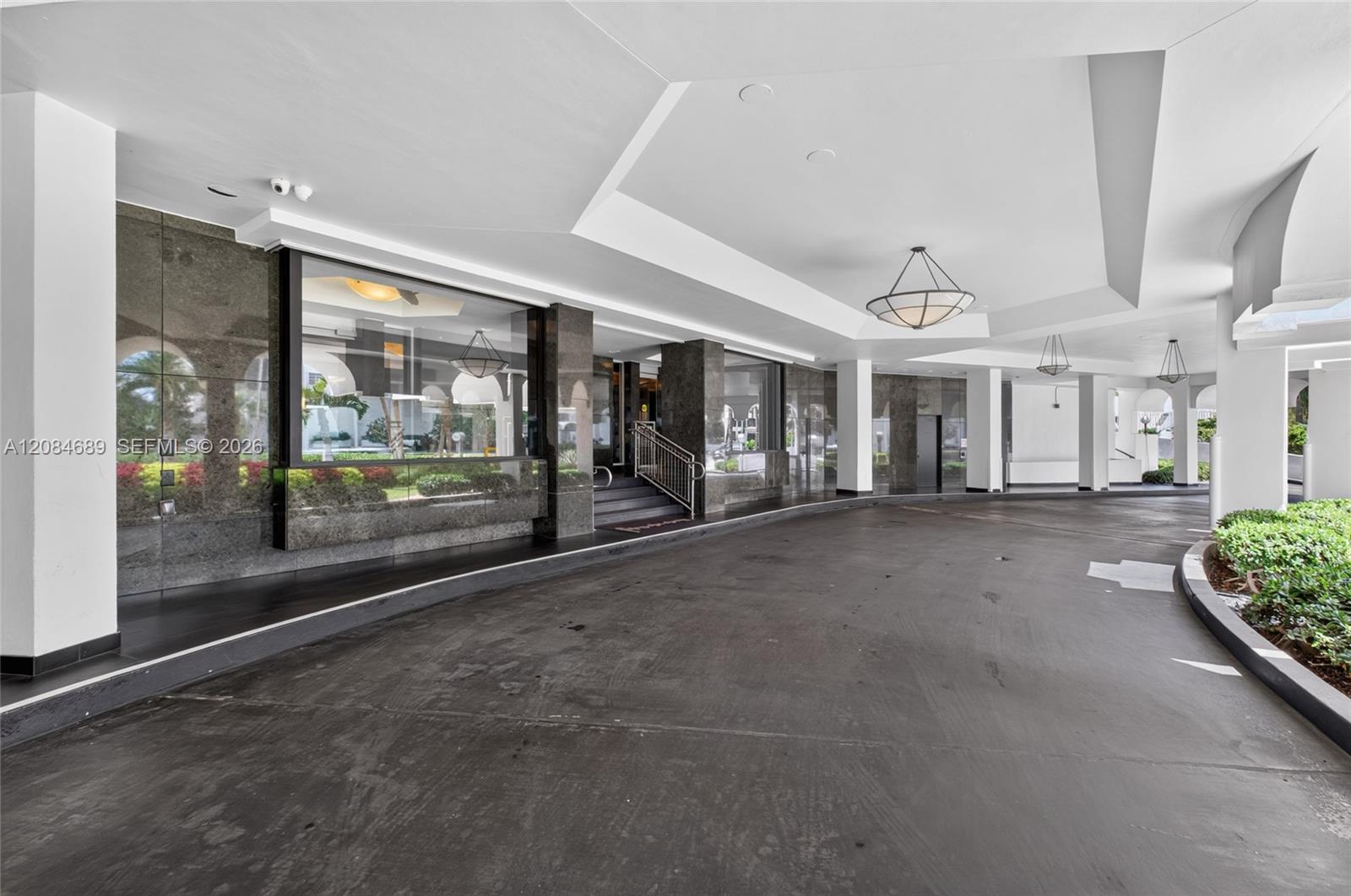 5660 W Collins Ave # 6D — Photo 3