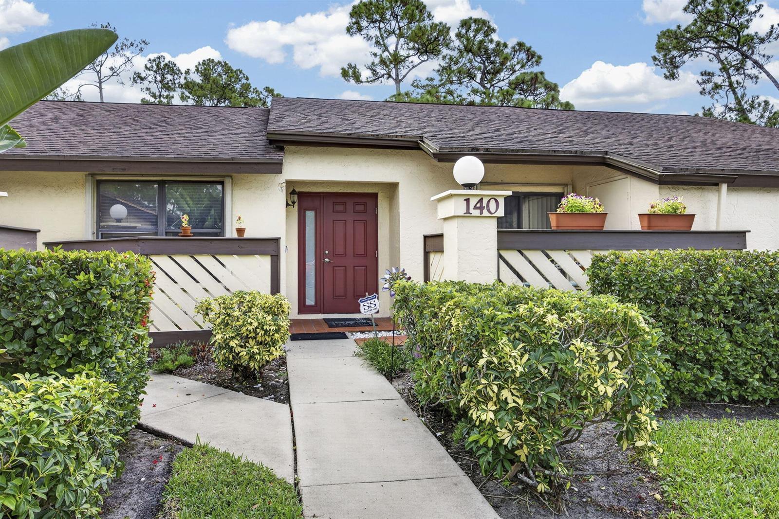 140 KARANDA Court, Royal Palm Beach FL 33411