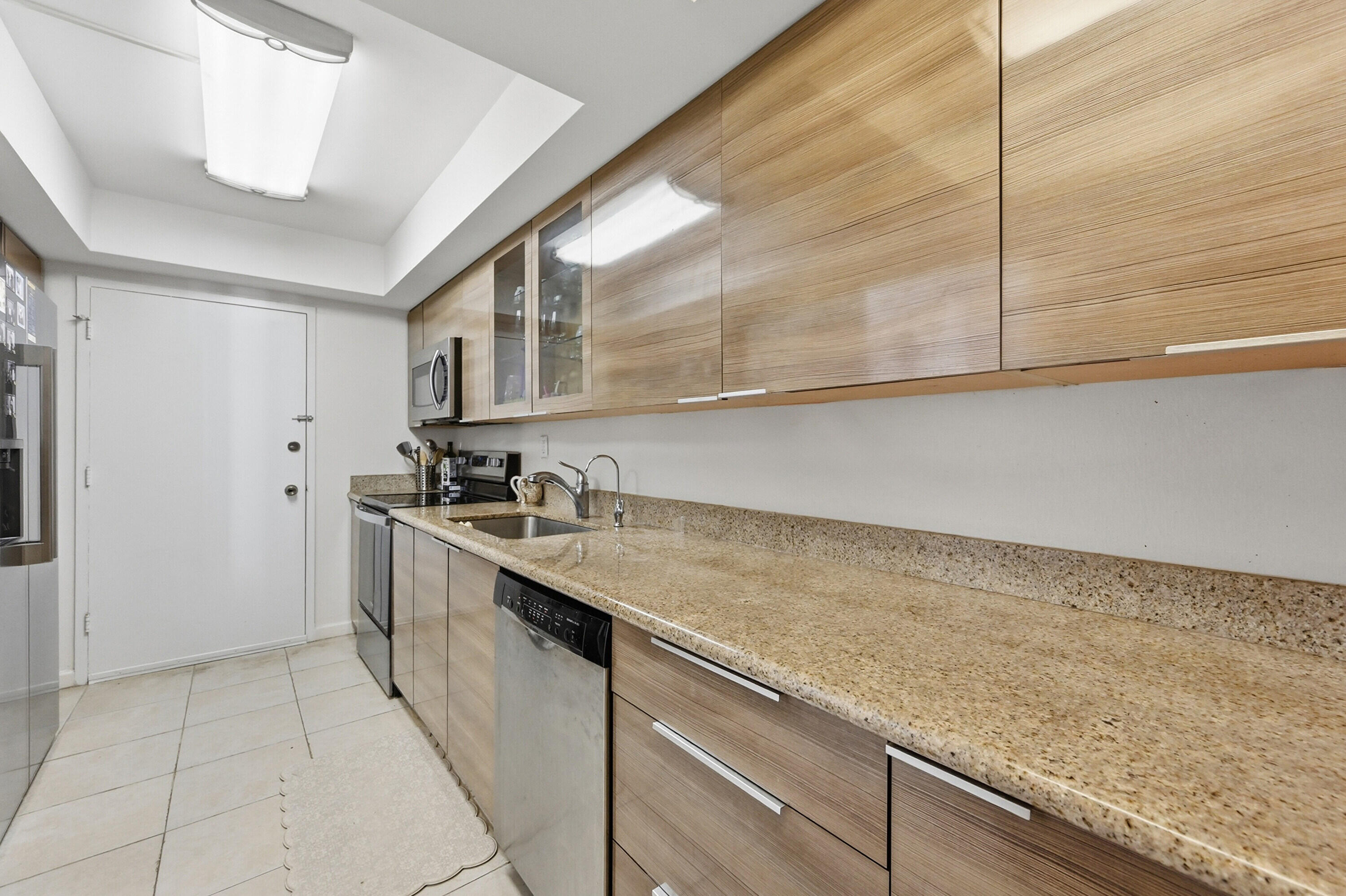 18011 Biscayne Boulevard # 1502 — Photo 4