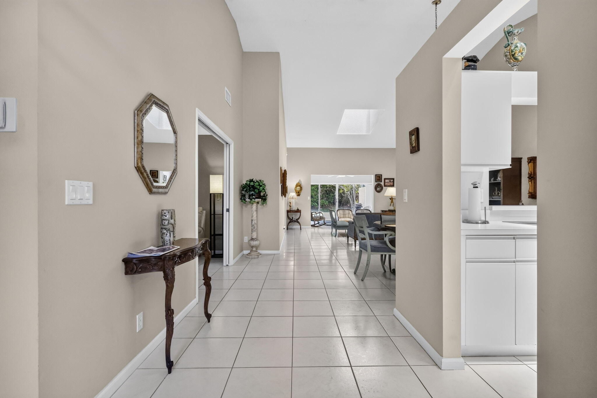 7223 Summer Tree Drive — Photo 3