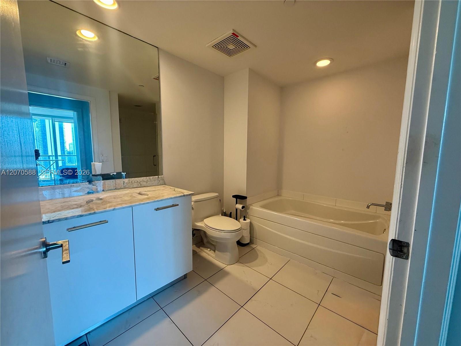 55 SE 6th St # 2404 View 5