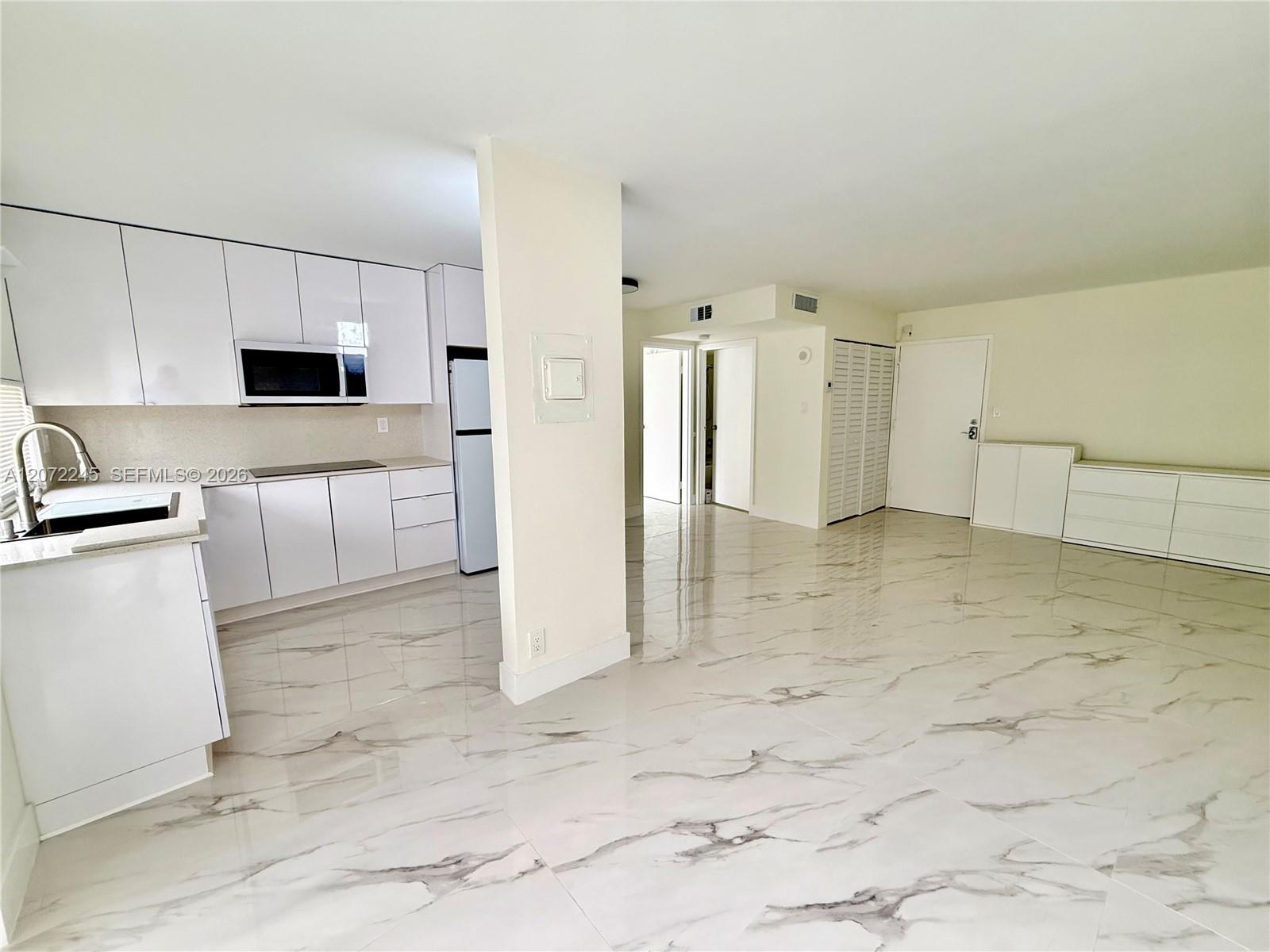 16909 N Bay Rd # 817 — Photo 3