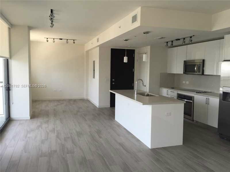 999 SW 1 AV # 2503 — Photo 2