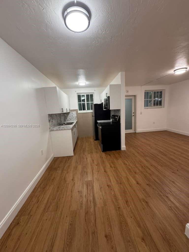 160 NE 55th St # 3 — Photo 2