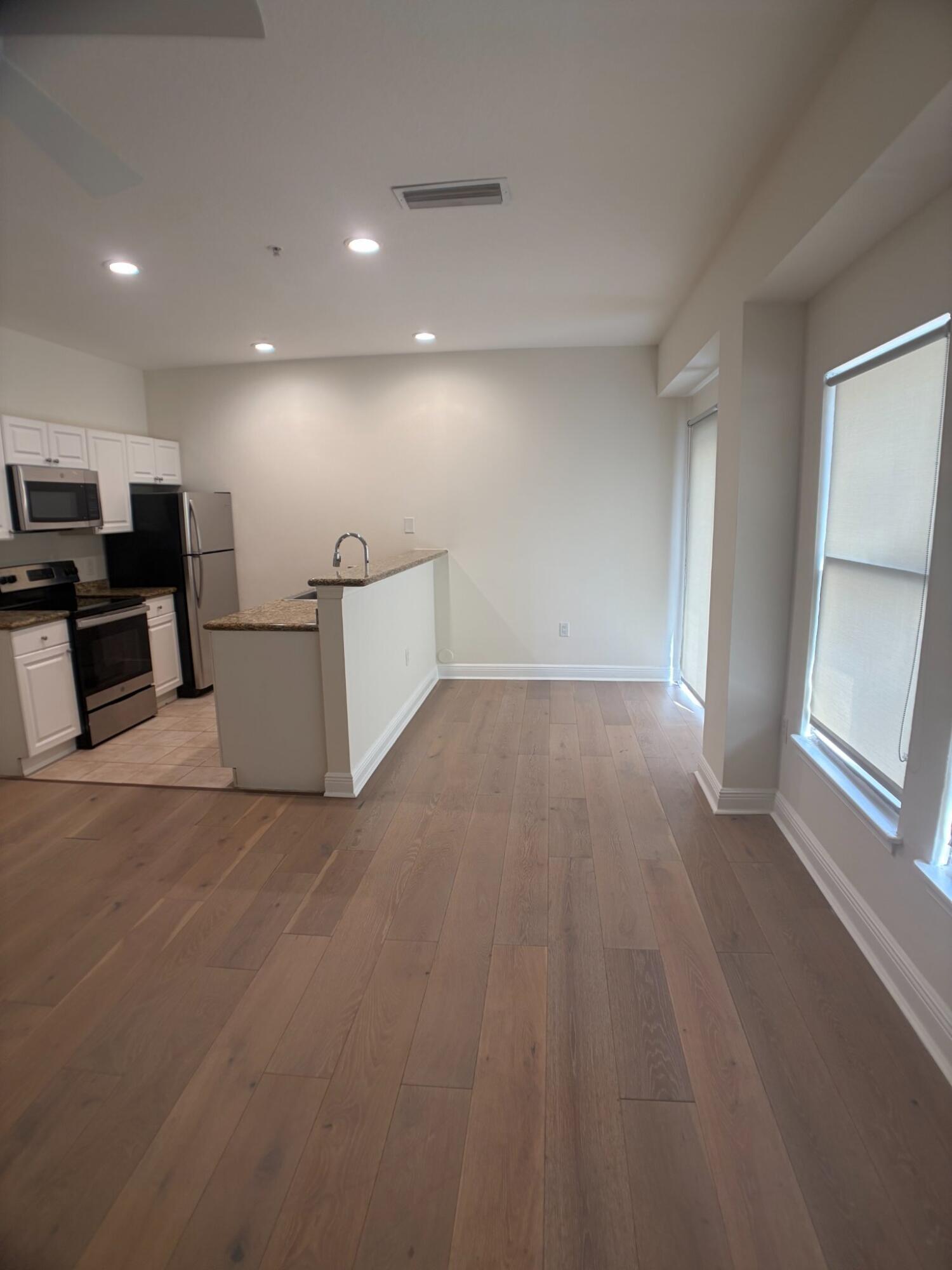 150 SE 3RD Avenue # 13 — Photo 2