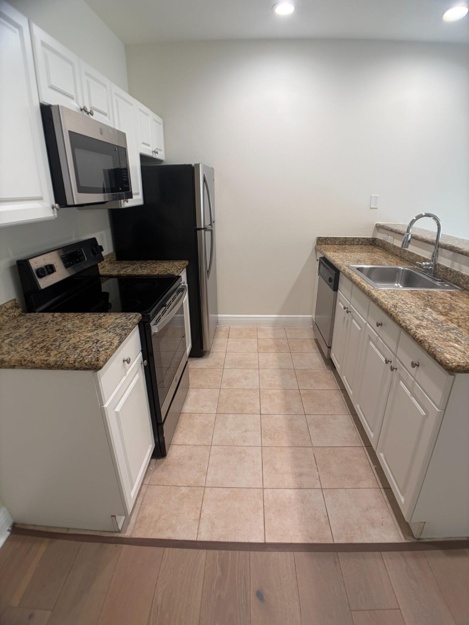 150 SE 3RD Avenue # 13 — Photo 4