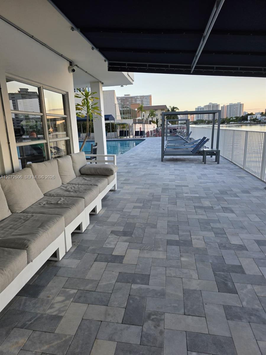 1833 S Ocean Dr # 809 — Photo 2