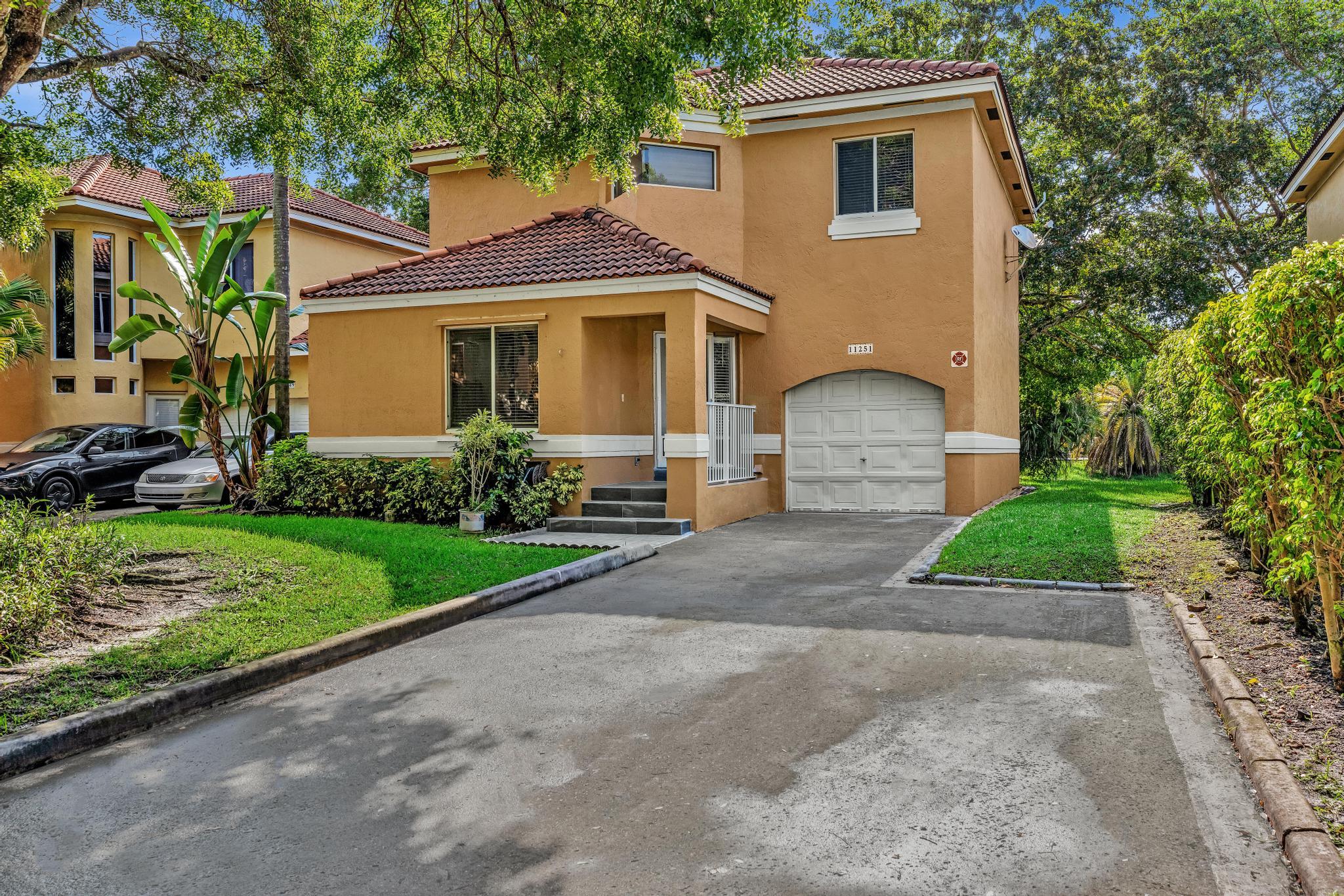 11251 Lakeview Drive # f, Coral Springs FL 33071