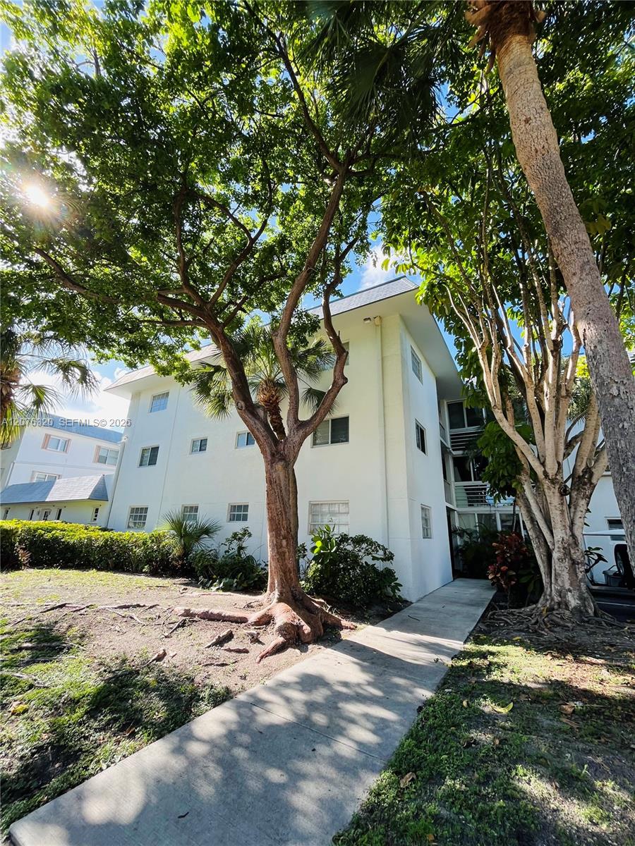 251 Galen Dr # 101E — Photo 3