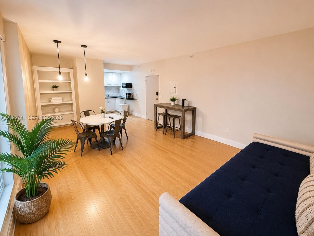 3025 Indian Creek Dr # 204 — Photo 2