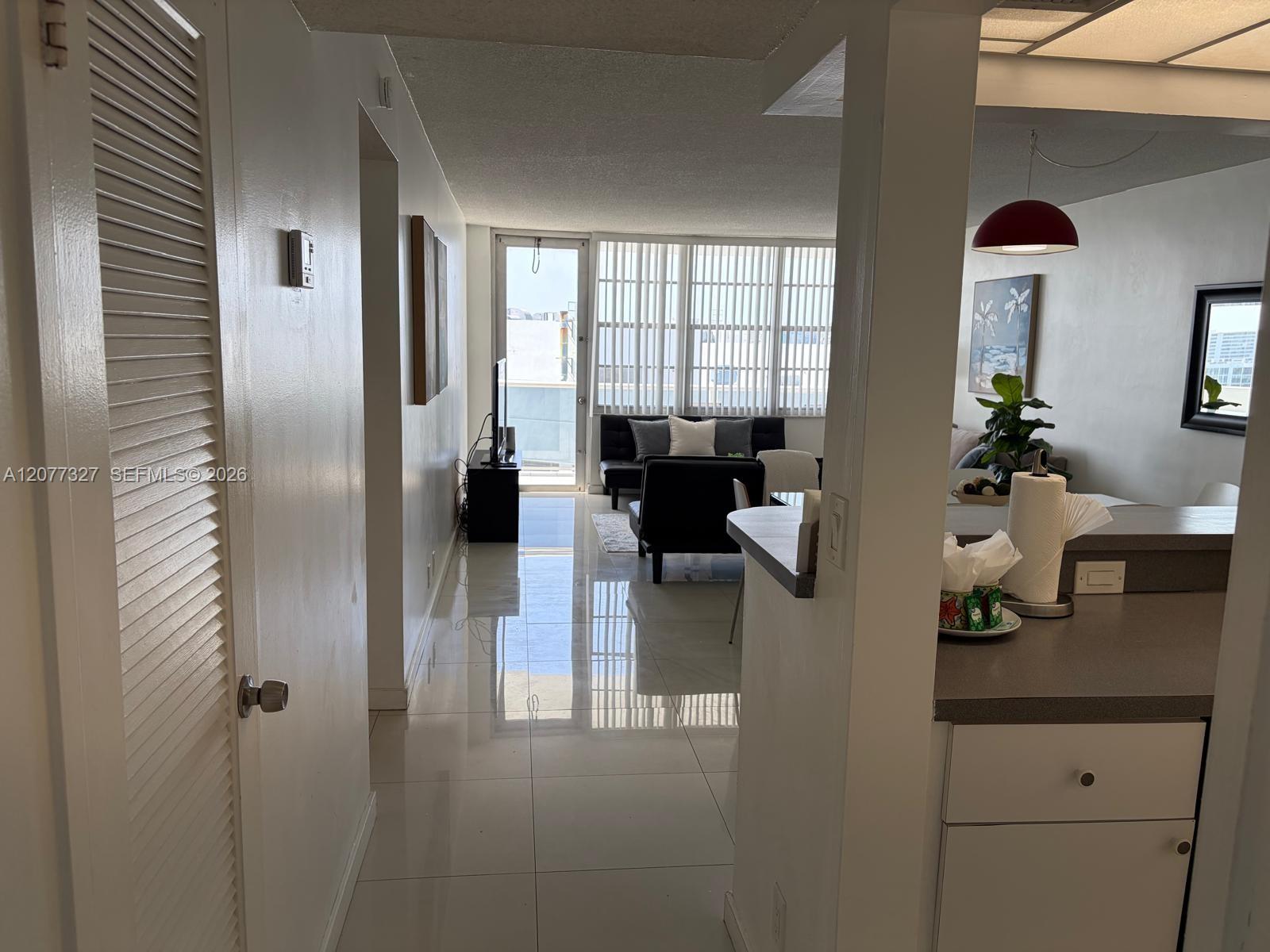 3725 S Ocean Dr # 1517 — Photo 2