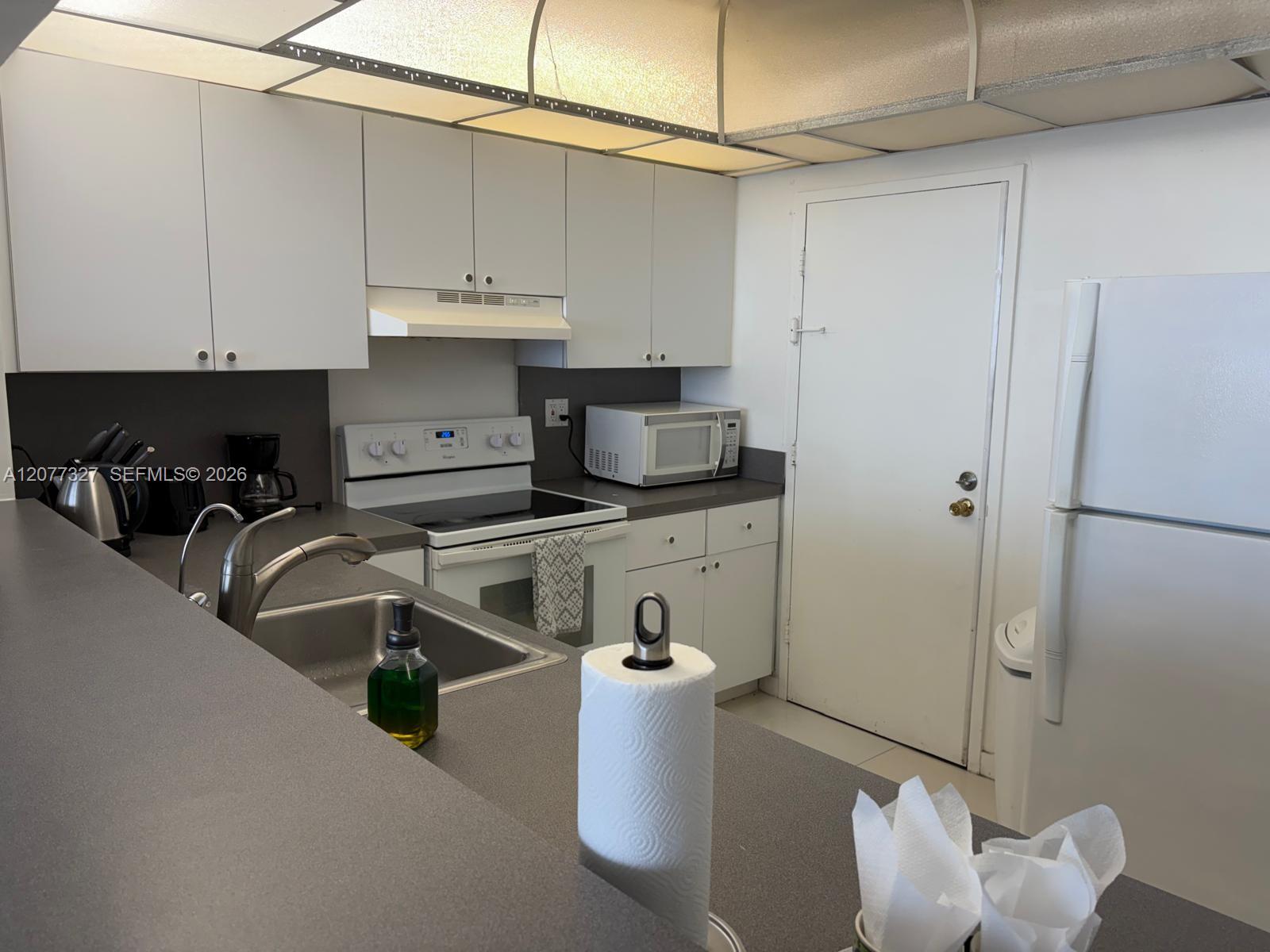 3725 S Ocean Dr # 1517 — Photo 3