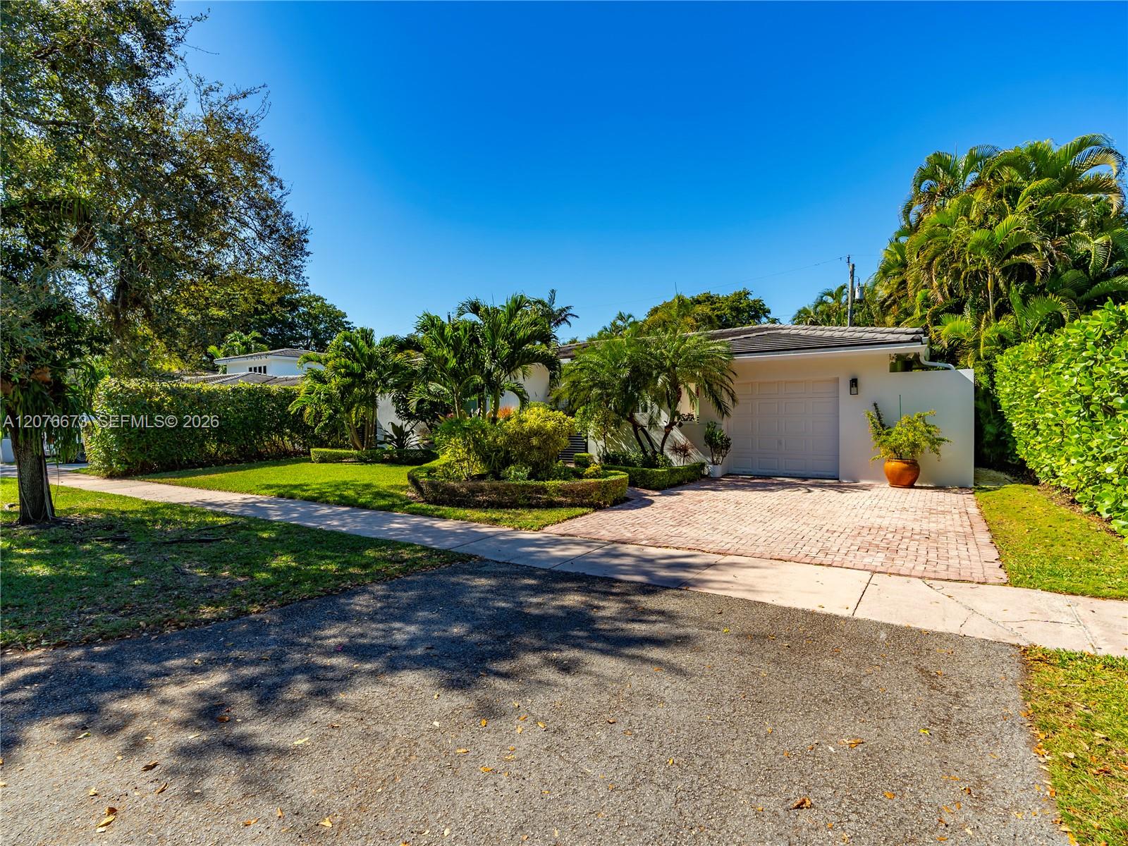 5510 San Vicente St — Photo 3