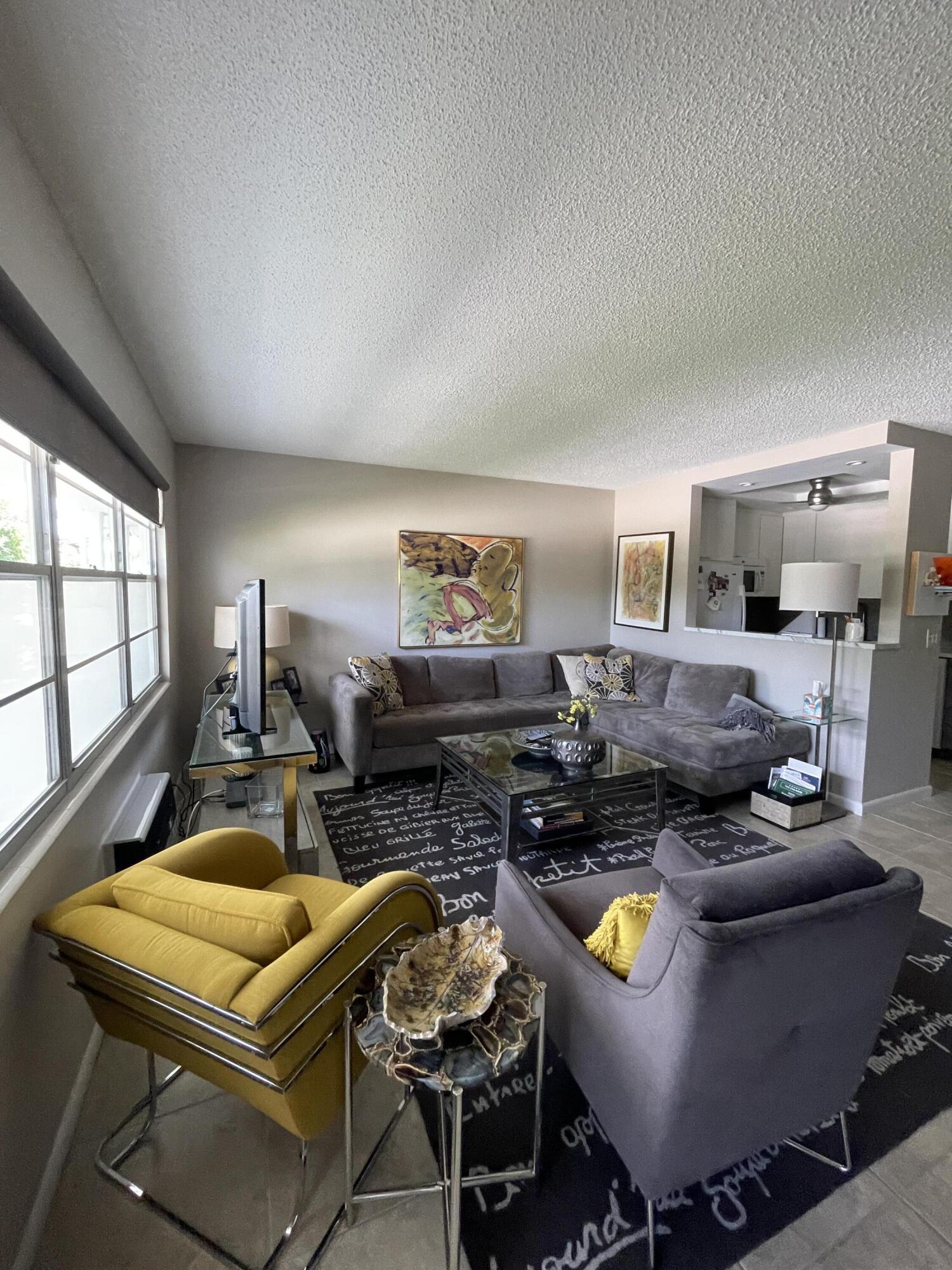 24 OAKRIDGE C # 24 — Photo 4
