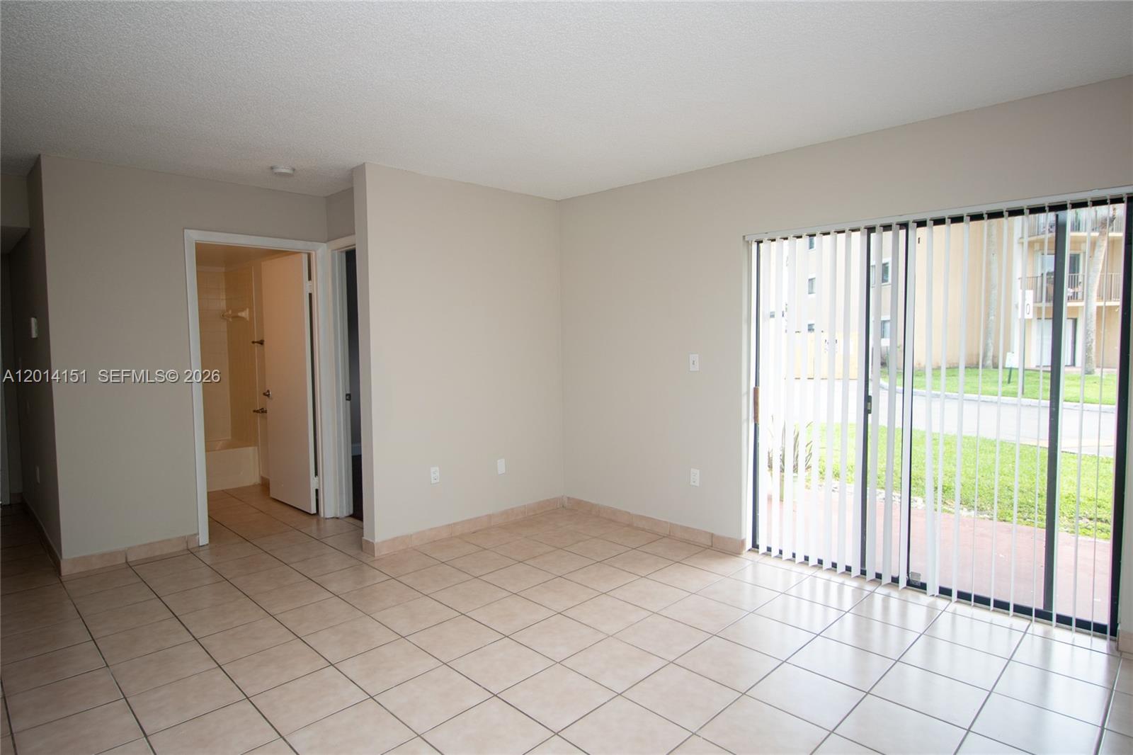 9491 S Palm Cir S # 101 — Photo 4