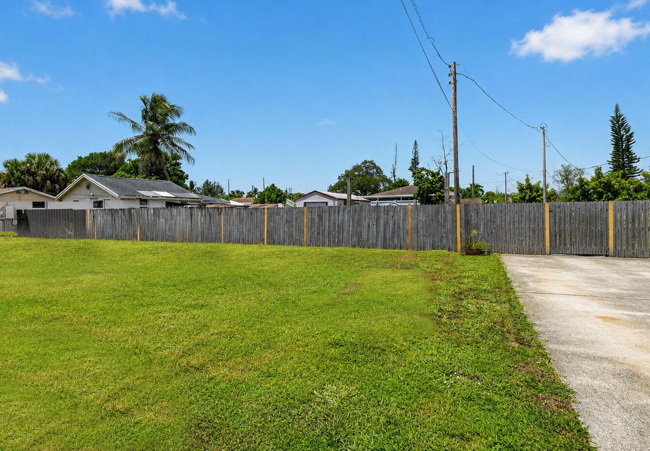 207/227 Ethelyn Drive — Photo 5