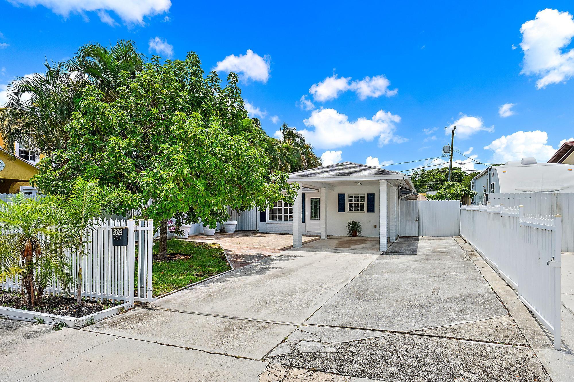 904 Ortega Road — Photo 4