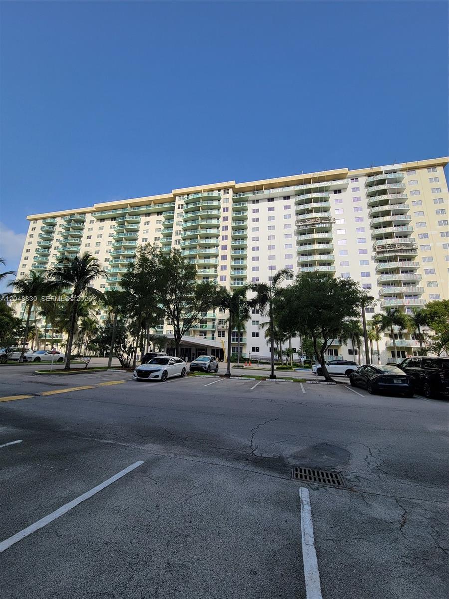 19390 Collins Ave # 220, Sunny Isles Beach FL 33160