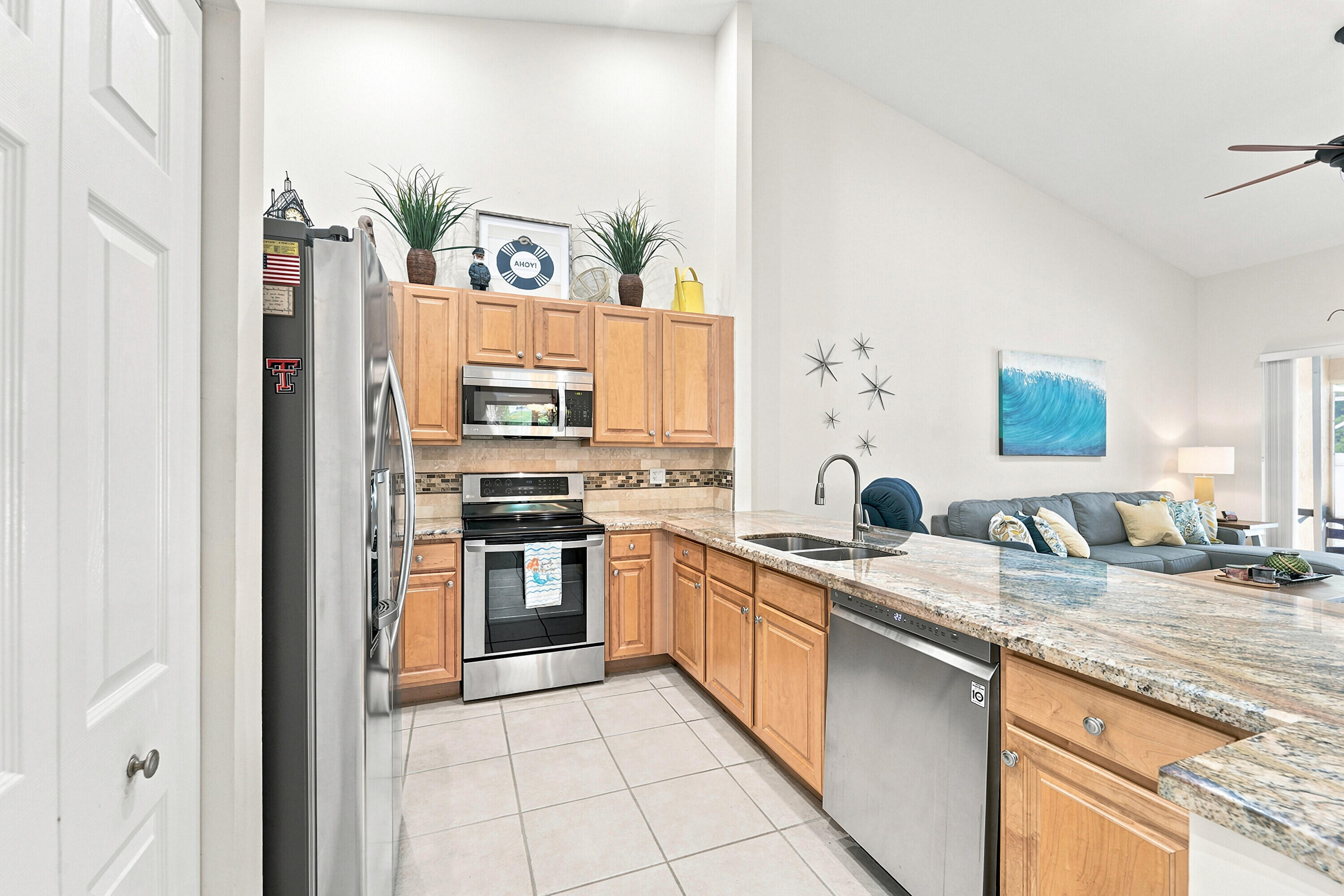 368 W Coral Trace Circle — Photo 2