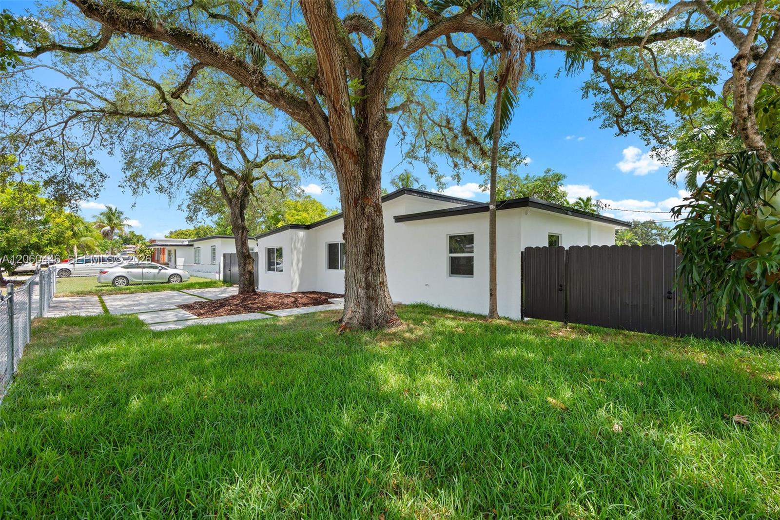35 Allen Rd — Photo 3