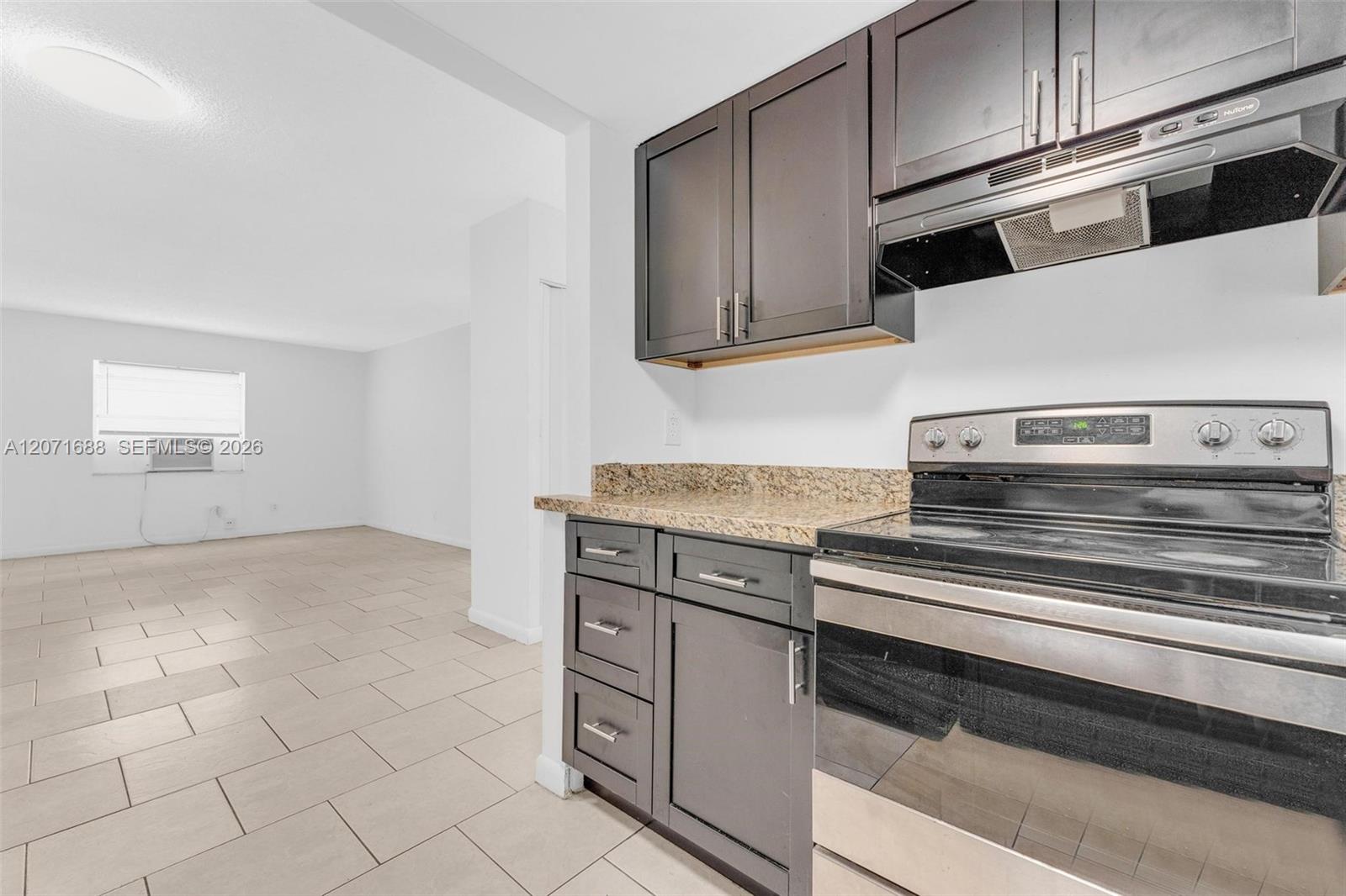 3751 SW 60th Avenue # 1 — Photo 2