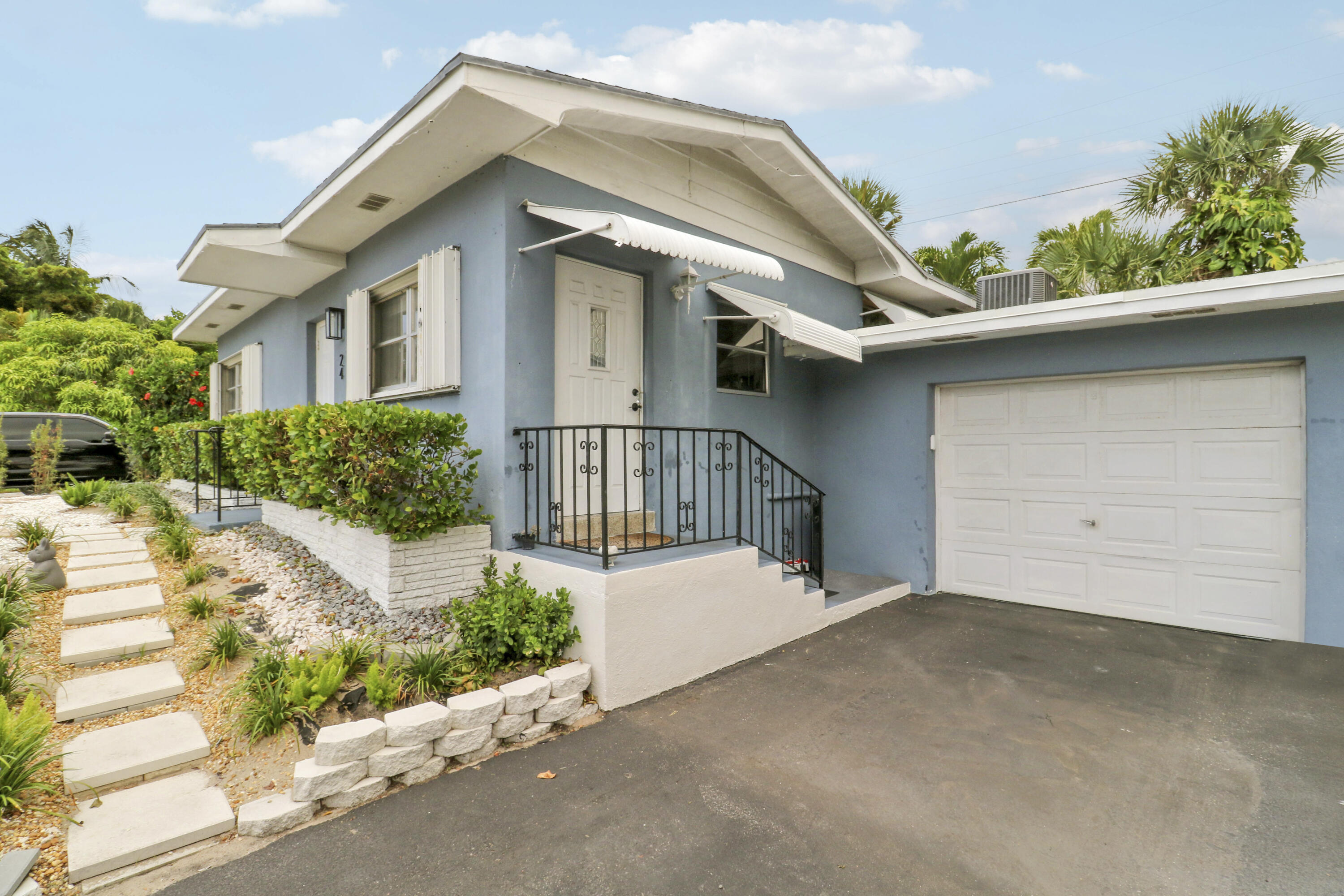24 Douglas Drive, Ocean Ridge FL 33435