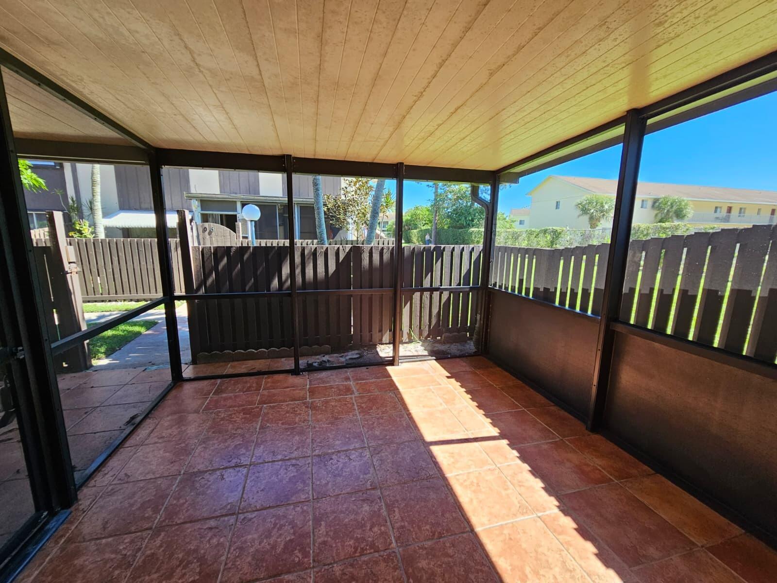 2148 SHERWOOD_PATIO 3
