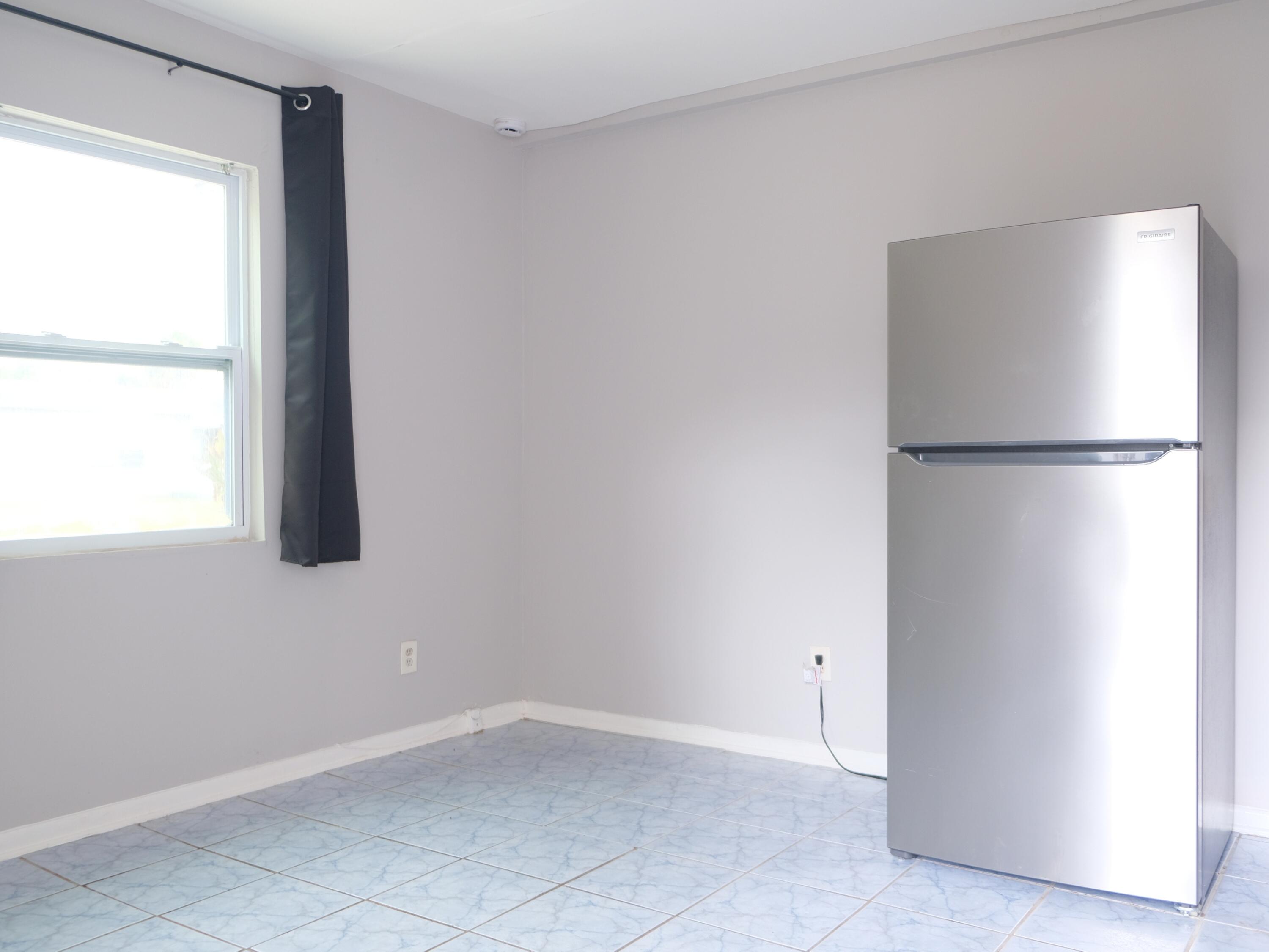 438 ROSELAND Drive # 2 — Photo 2