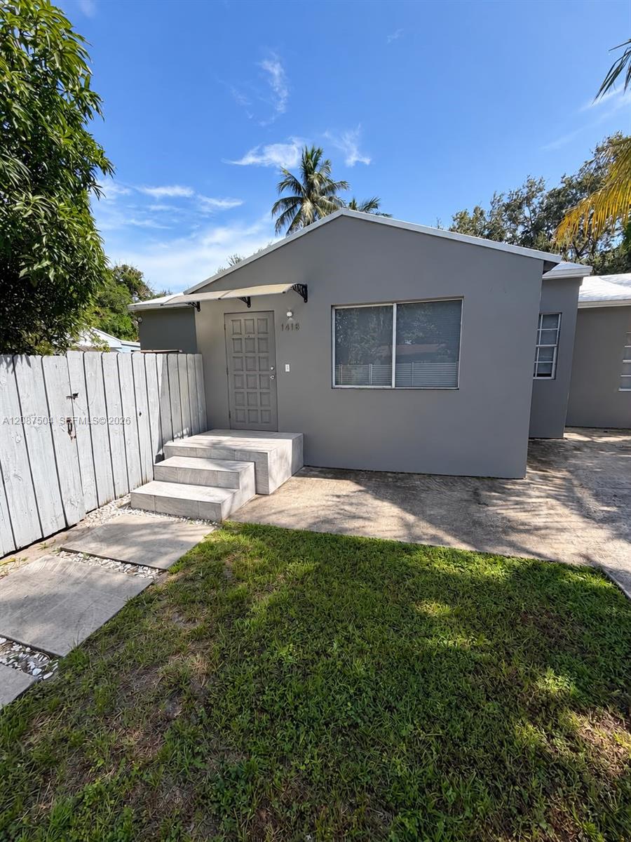1418 NW 101st St, Miami FL 33147