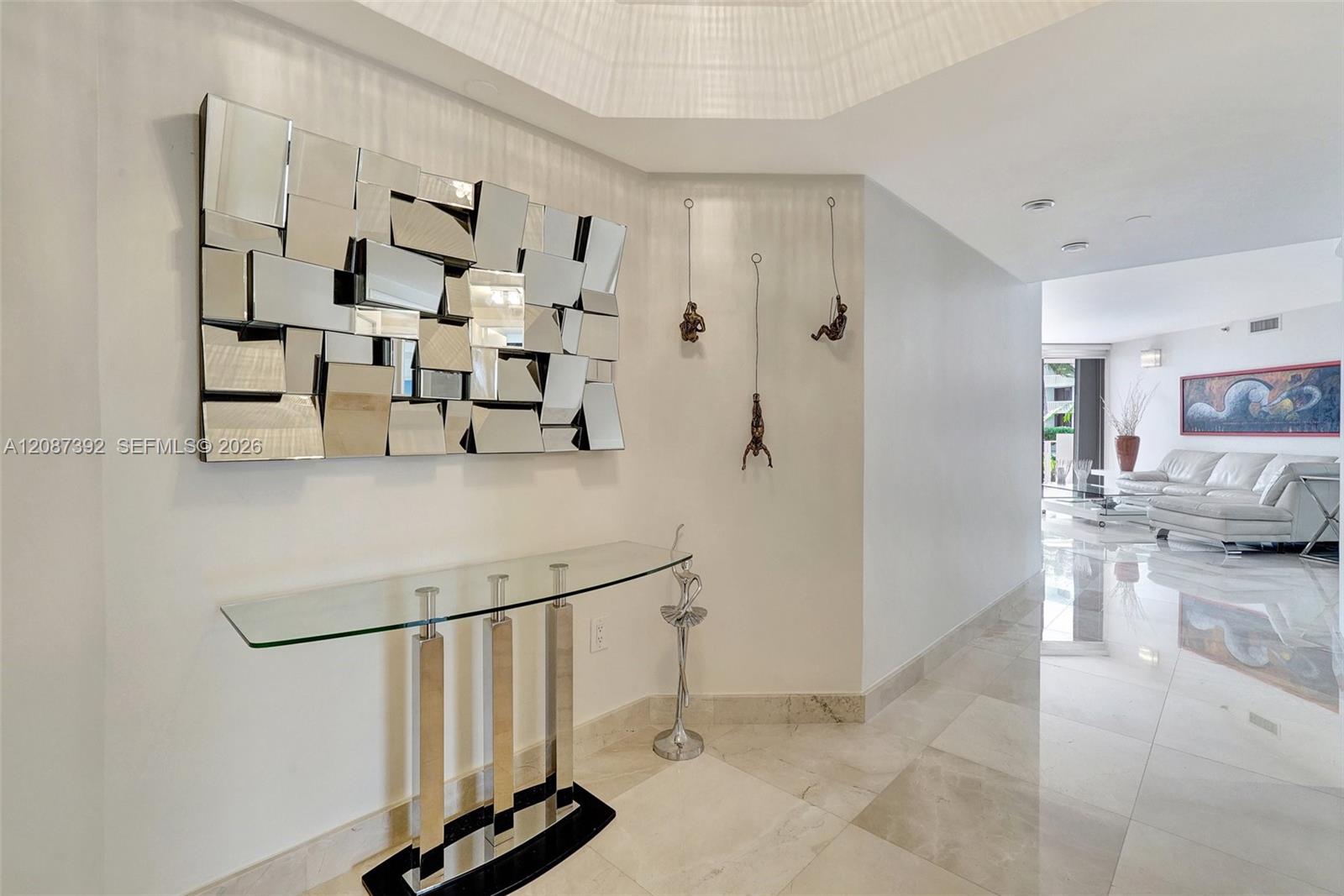 4000 ISLAND BLVD # 402 — Photo 2