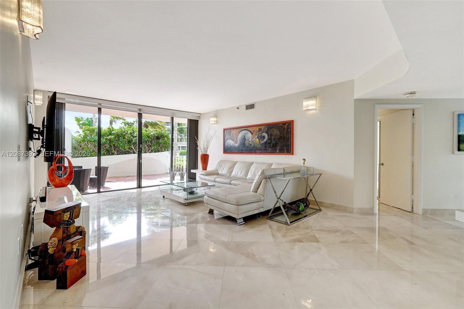 4000 ISLAND BLVD # 402 — Photo 4