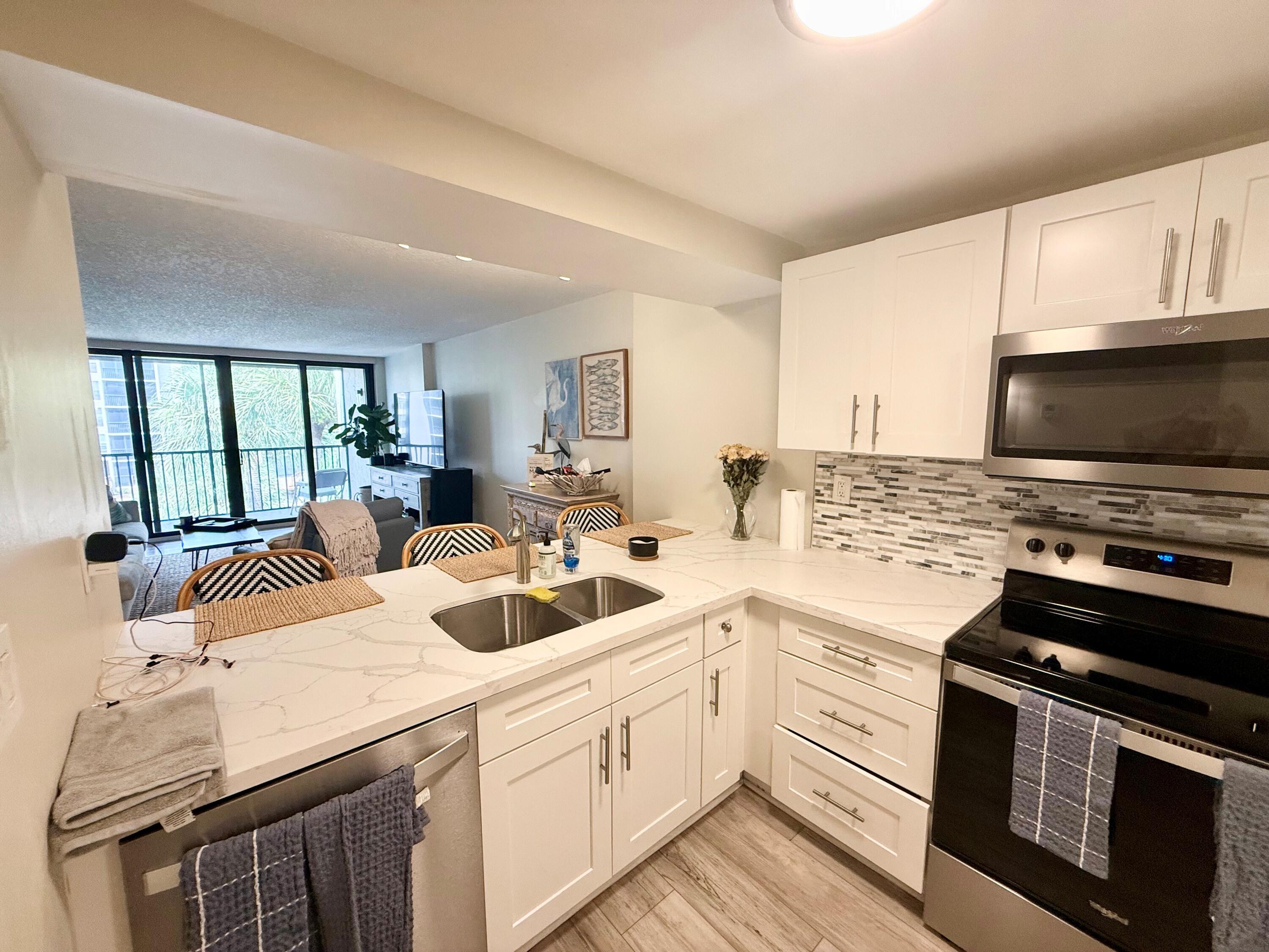 11 Royal Palm Way # 303 — Photo 3