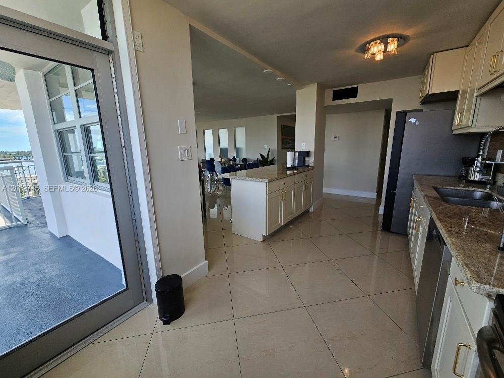 18041 Biscayne Blvd # 1805 — Photo 5