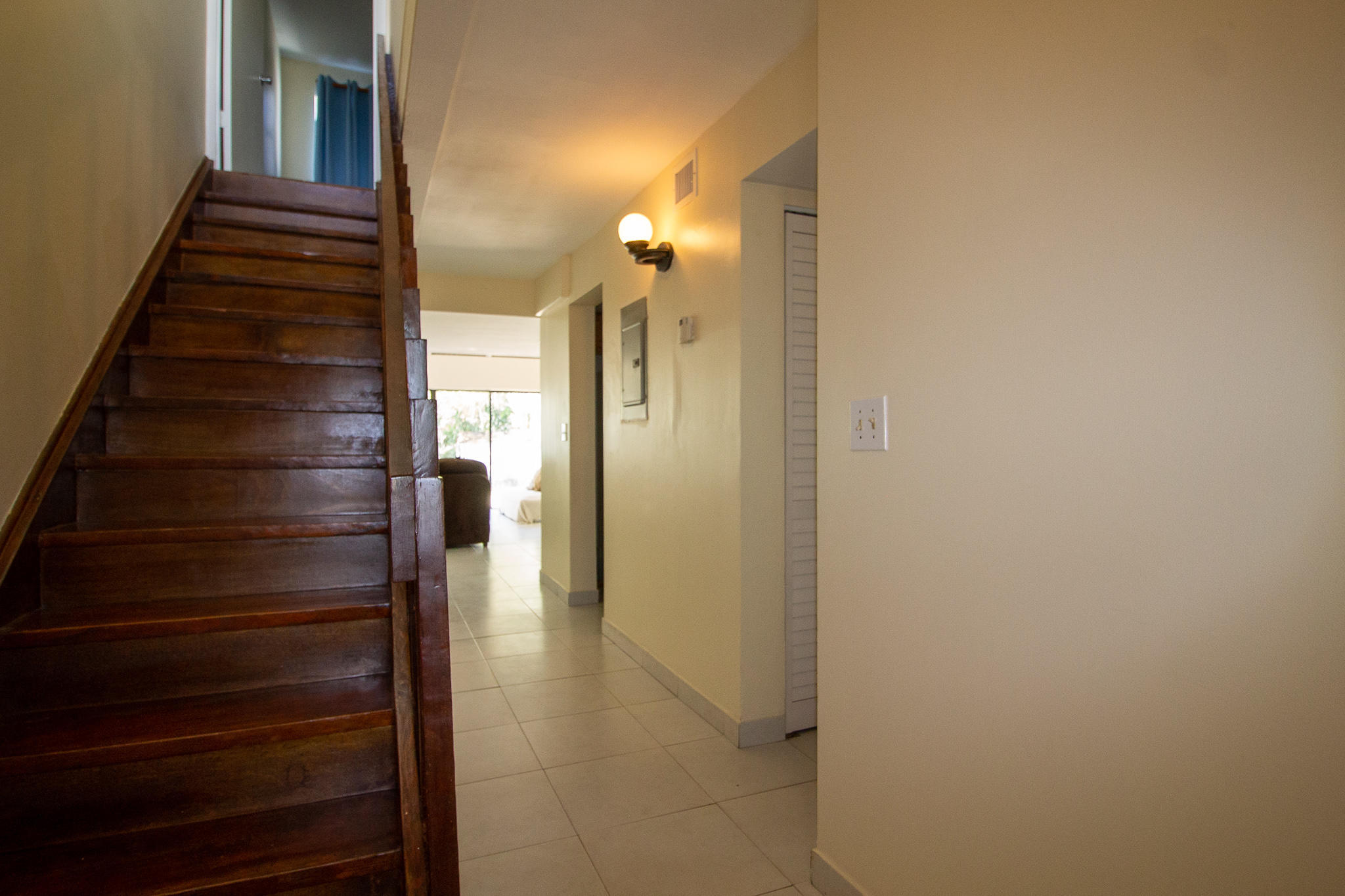 1435 WHITE PINE Drive — Photo 2