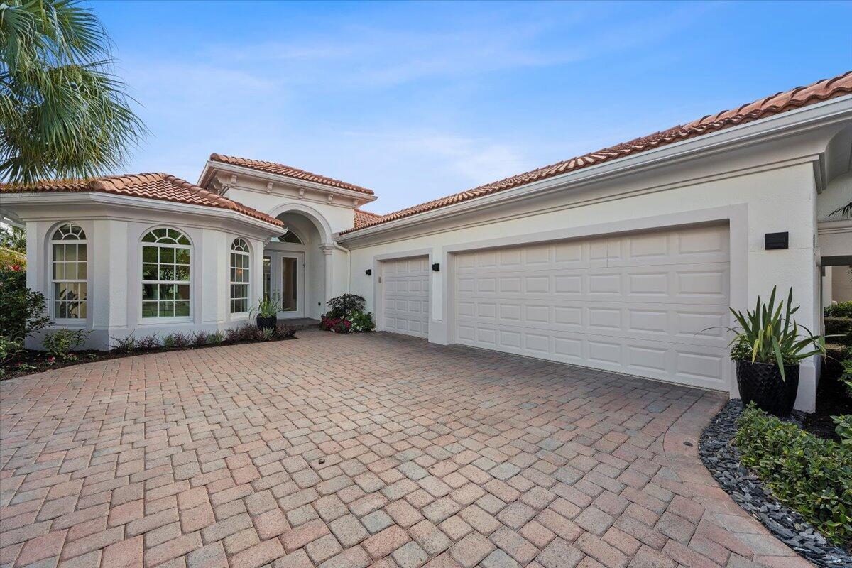 180 Carina Drive — Photo 5