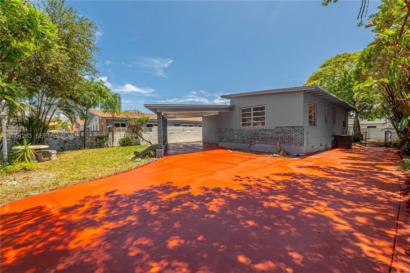 1777 N 17th Ct, Hollywood FL 33020