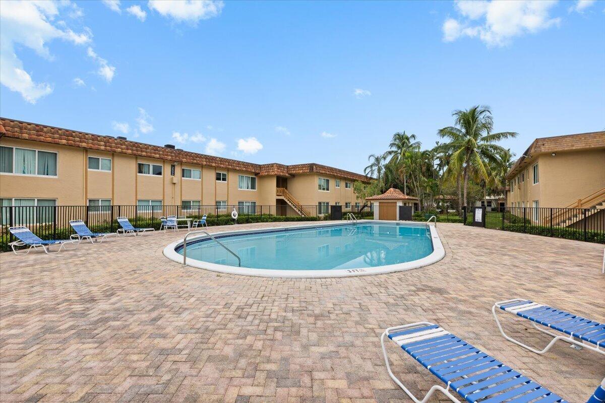 2531 NW 39th Terrace # 202, Lauderdale Lakes FL 33311