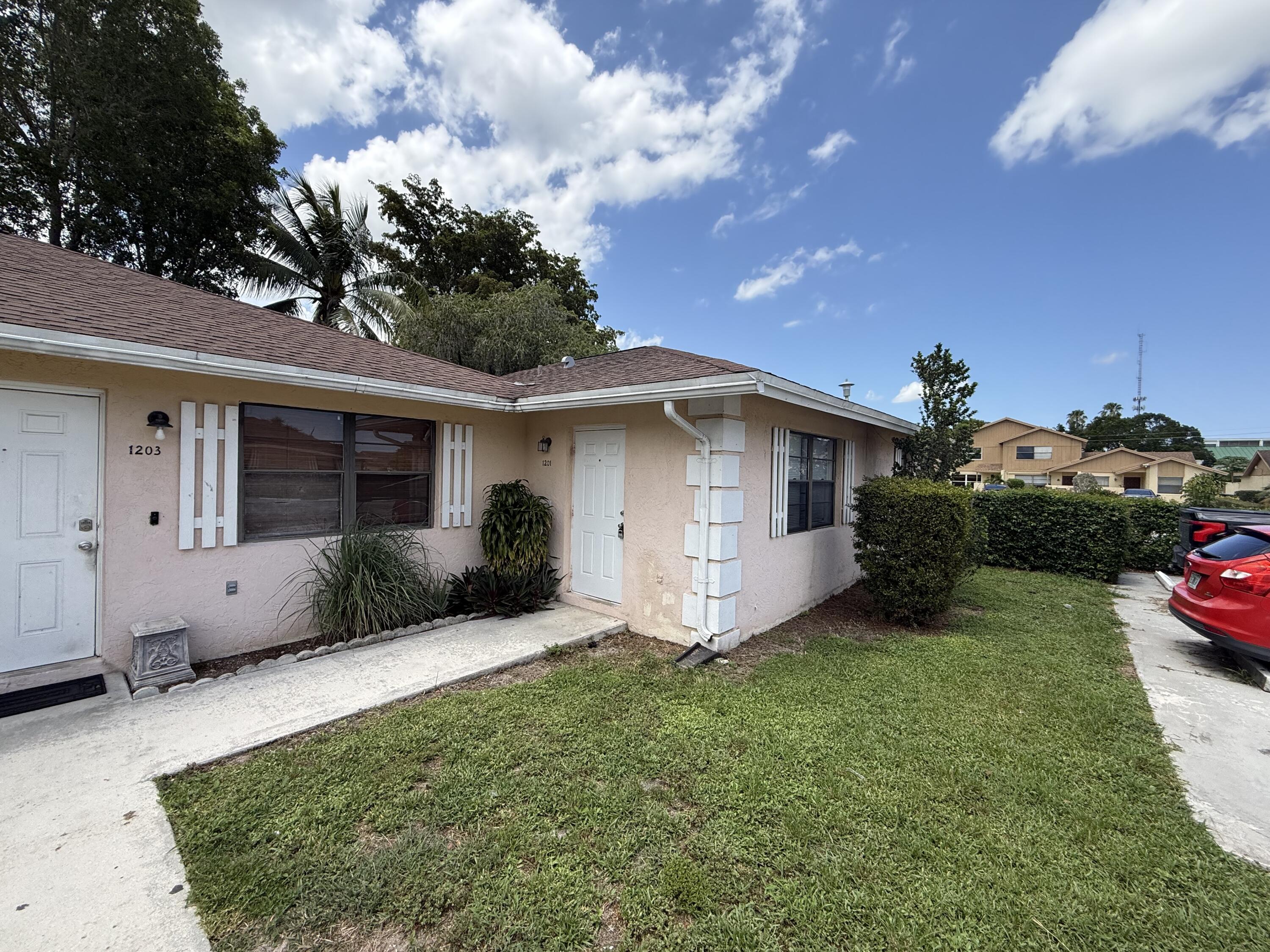 1201 White Pine Drive # 1201, Wellington FL 33414