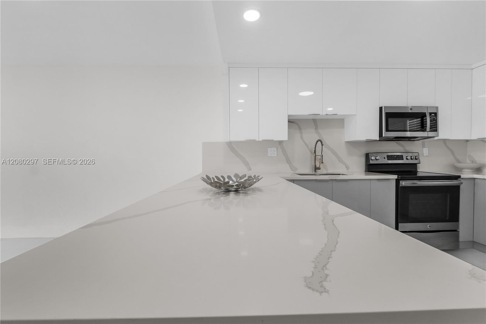 5100 SW 90th Ave # 109 — Photo 3