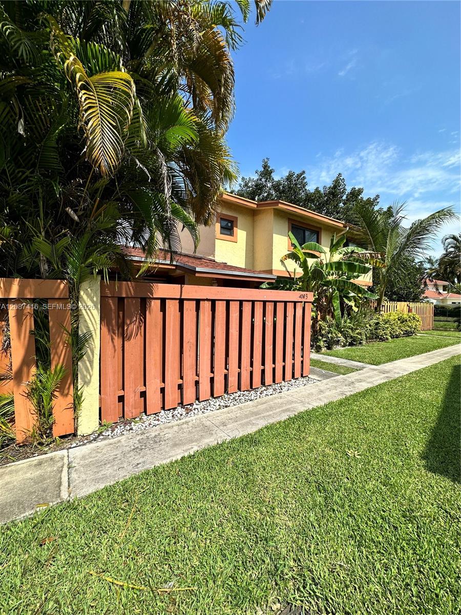 4093 Sierra Ter, Sunrise FL 33351