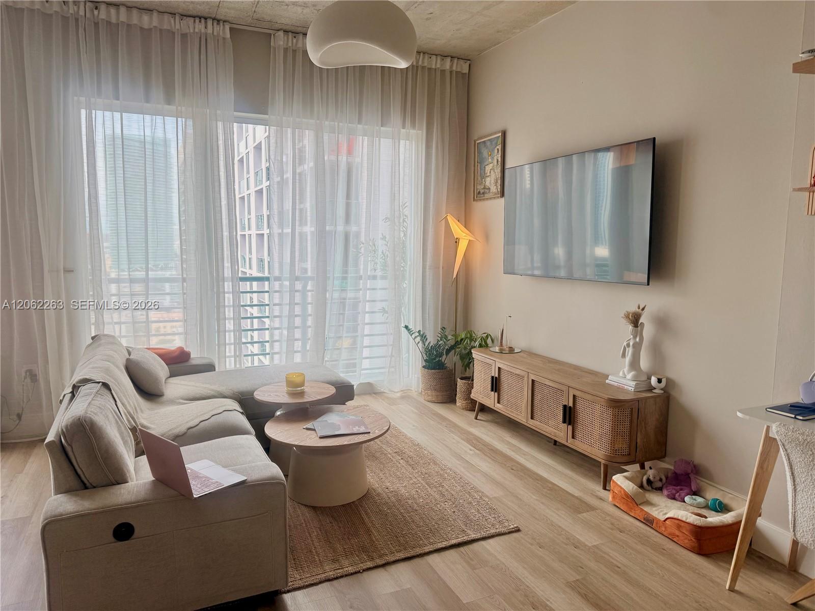 133 NE 2nd Ave # 2405, Miami FL 33132