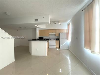 2831 NE 185th St # 603 — Photo 3