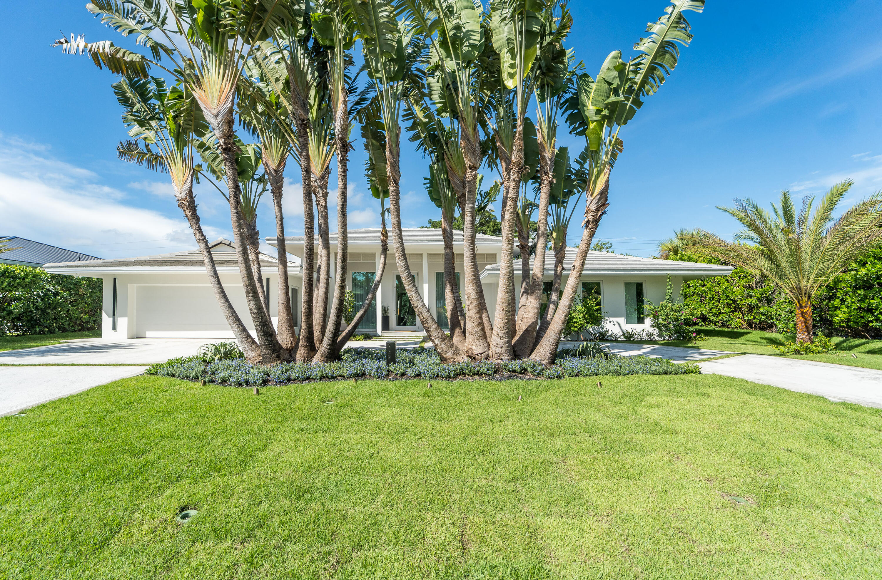 229 GOLFVIEW Drive — Photo 3