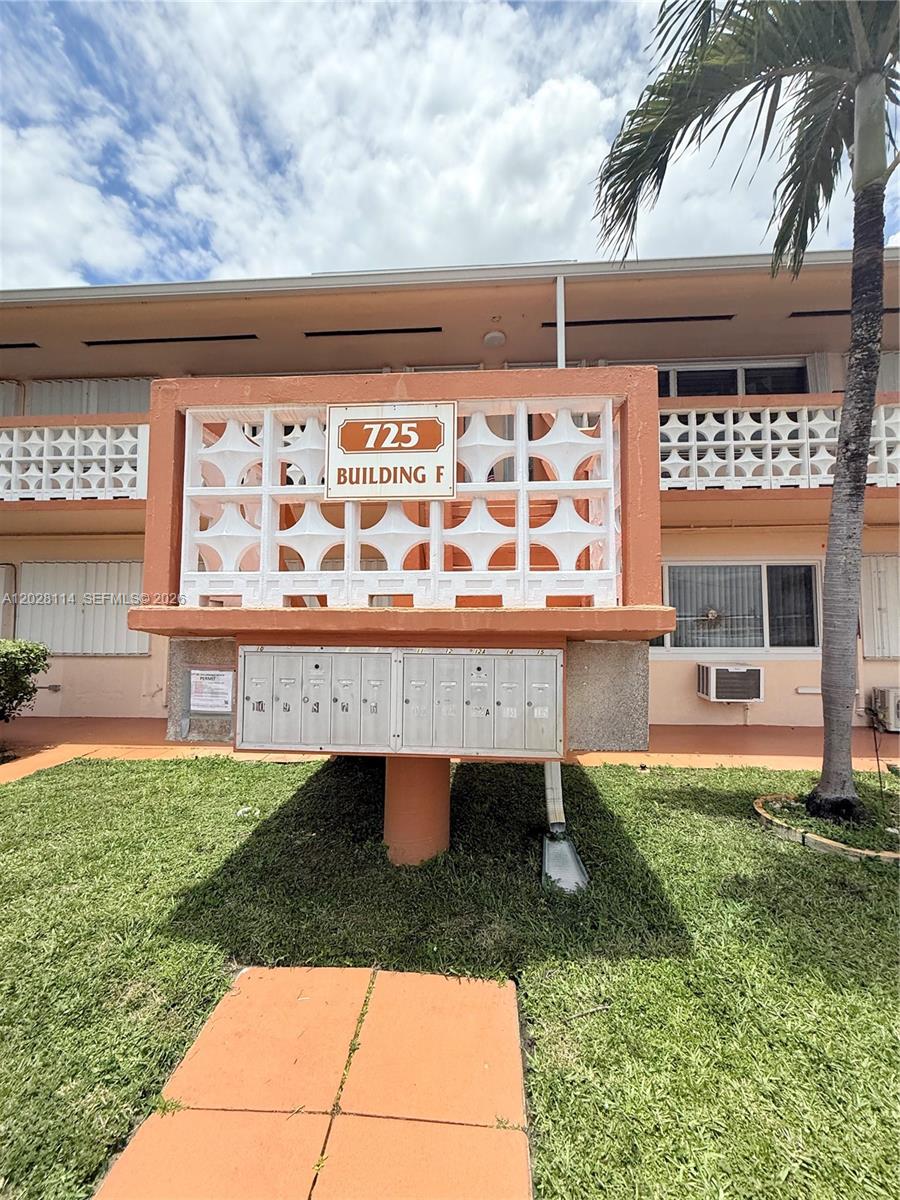 725 SW 11 Ave # F8, Hallandale Beach FL 33009