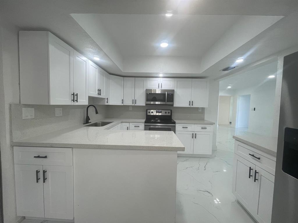 3290 NW 39TH Street, Lauderdale Lakes FL 33309