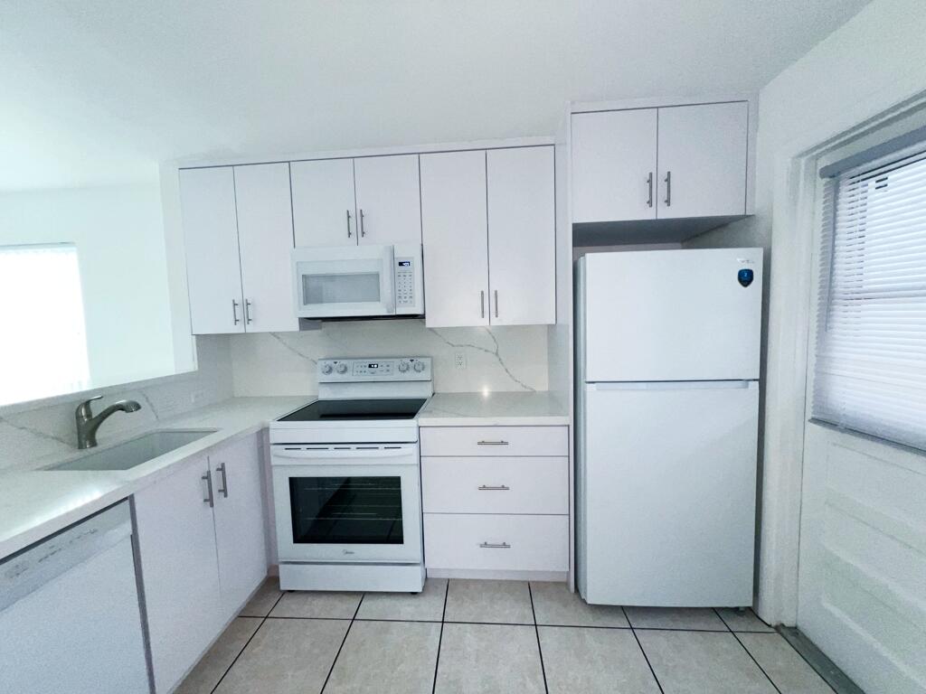 3777 NW 78TH Avenue # 46E — Photo 3