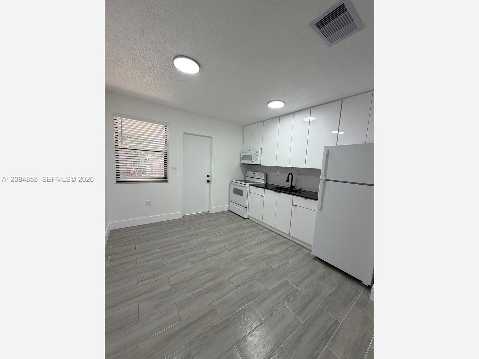 19110 SW 113th Pl # 19110 — Photo 5