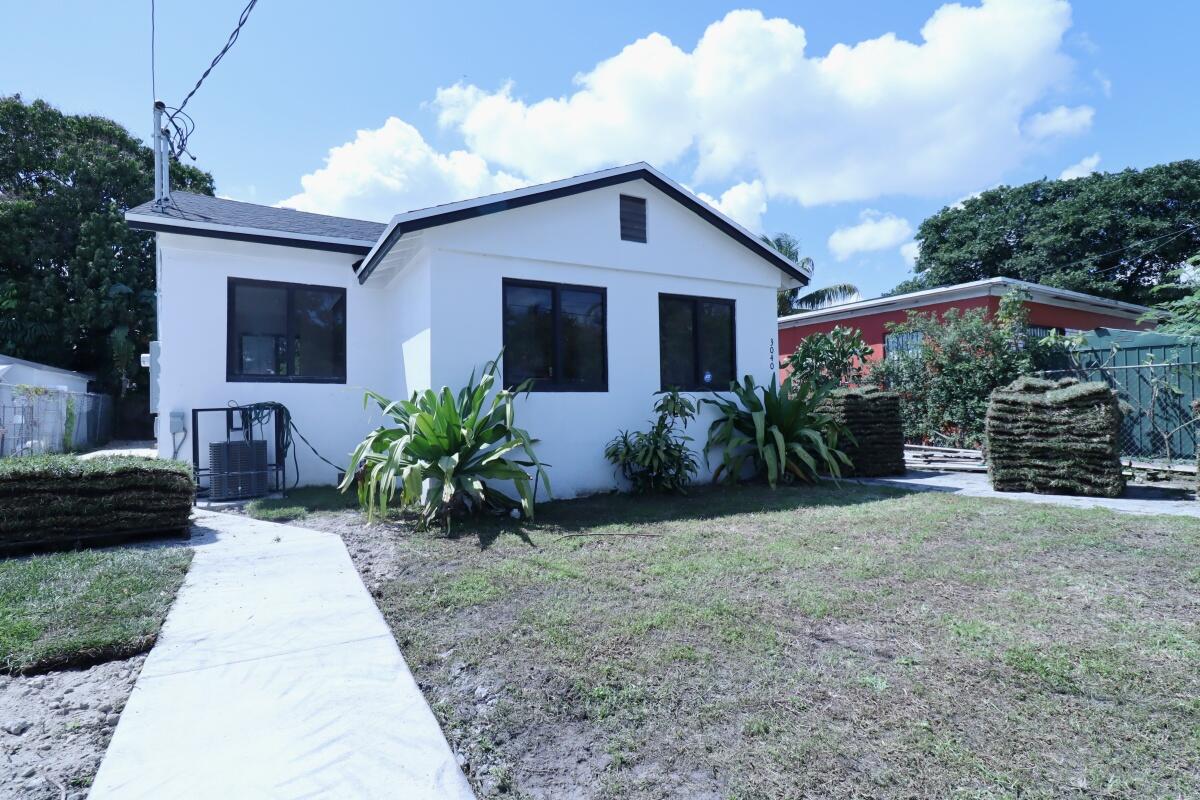 3040 NW 13th Avenue # 1, Miami FL 33142