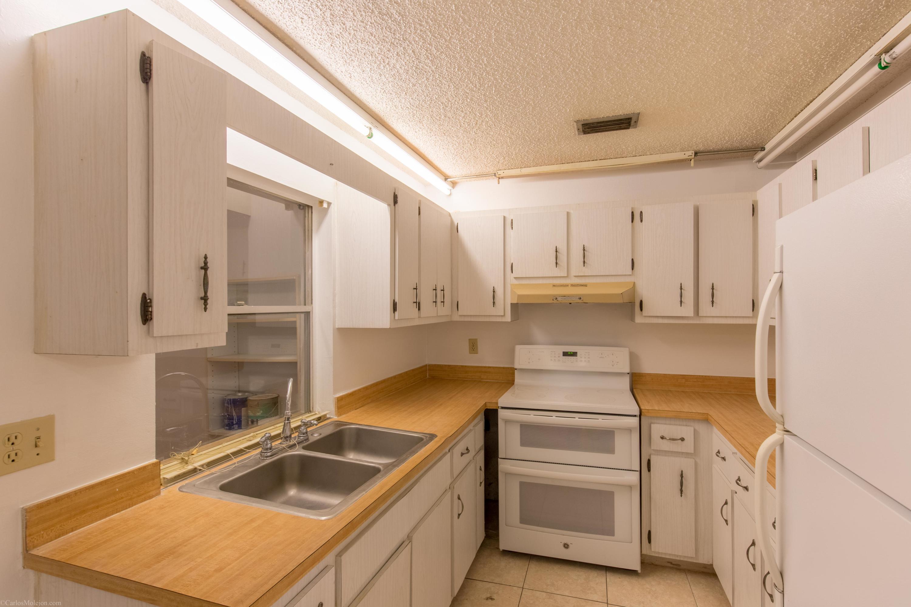1348 Riverside Circle — Photo 5
